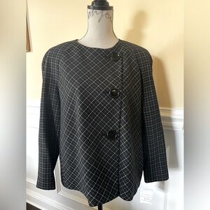 AK Anne Klein Black/White Plaid Raglan Sleeves Button Up Short Swing Jacket.